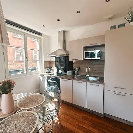 Pastel Au Grenier A Sel Apartment *